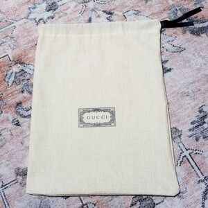 GUCCI Drawstring Closure Dust Bag. (10½"  x 14").